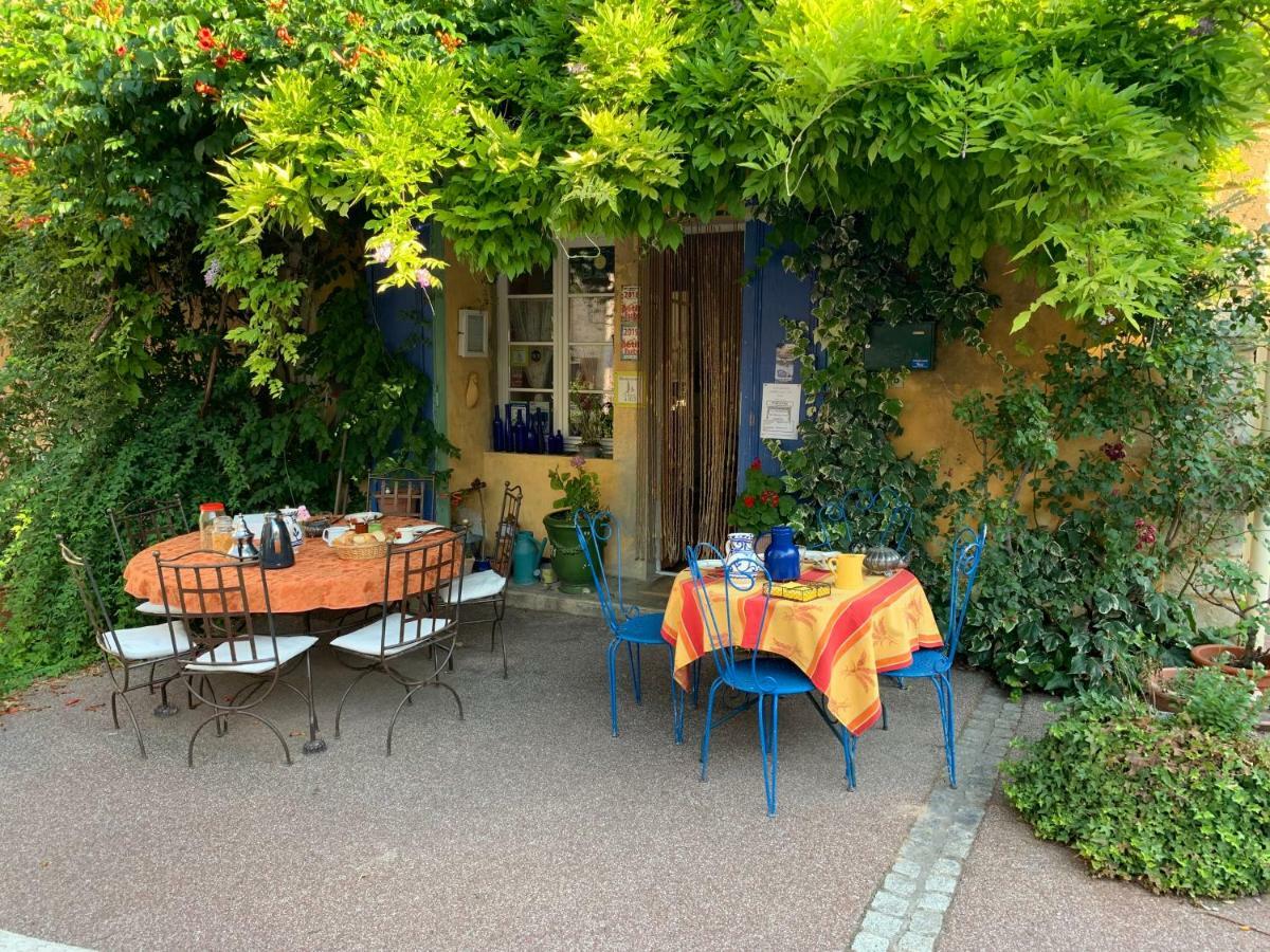 ホテル La Sarrasine Villes-sur-Auzon エクステリア 写真